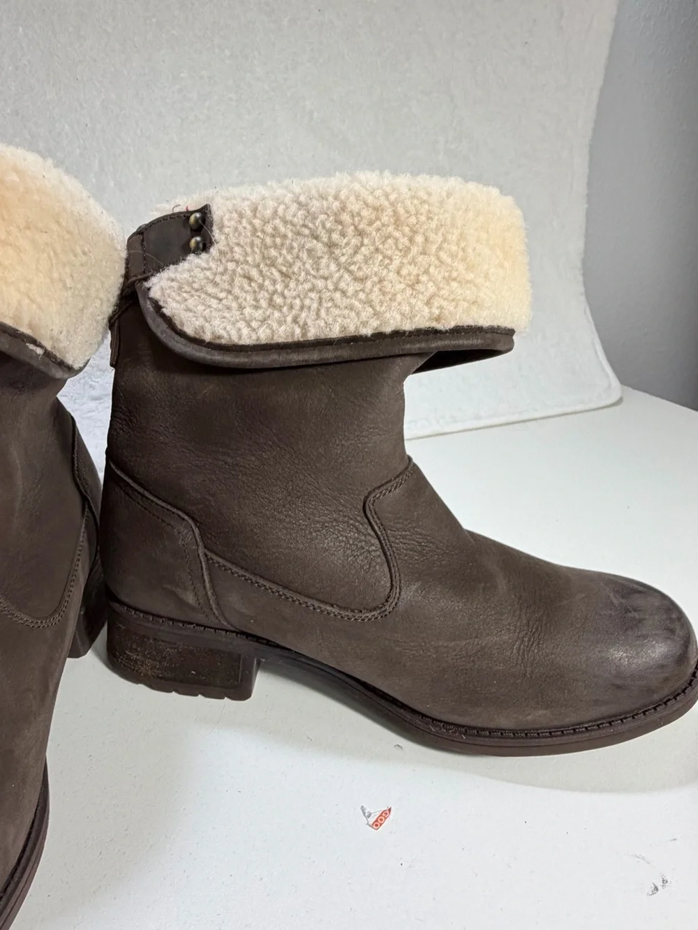 UGG Aldon Leather Wool Cuff Boots Stout Brown Women’s Size 8 winter boots